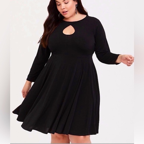 NEW! Torrid Studio Knit Keyhole Skater Dress Long Sleeves Black SZ 2X - Picture 3 of 9